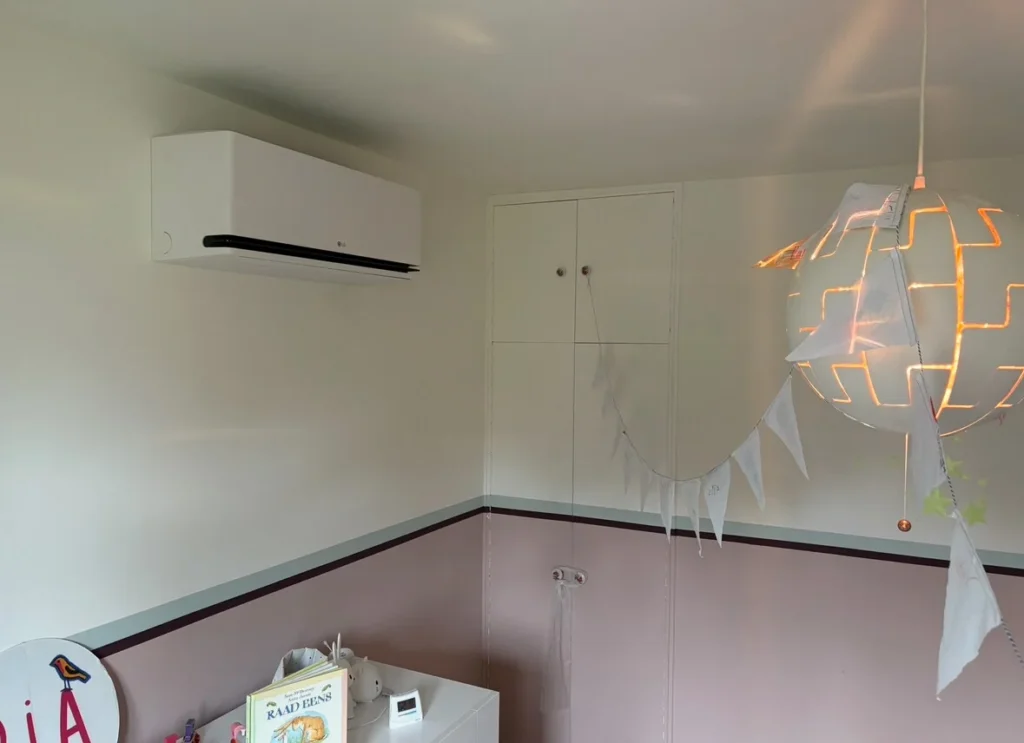 Airco in huis tegen muur